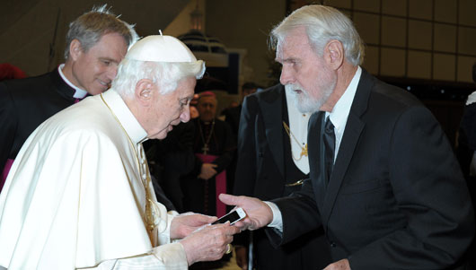 Pope Benedict XVI Receiving iPod